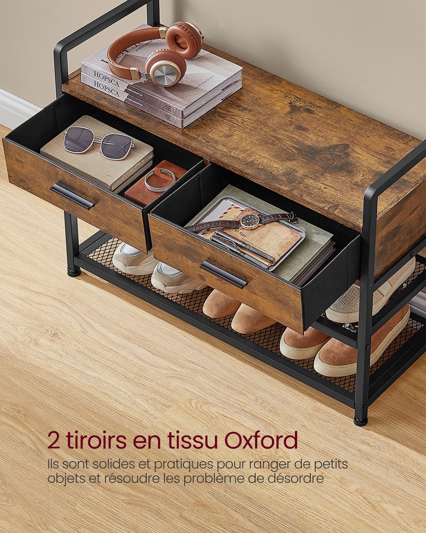 2 tiroir ouvert de l'étagère à chaussure avec objets rangé à l'intérieur