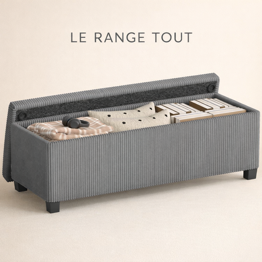banc de rangement remplis de livres, couvertures et coussins