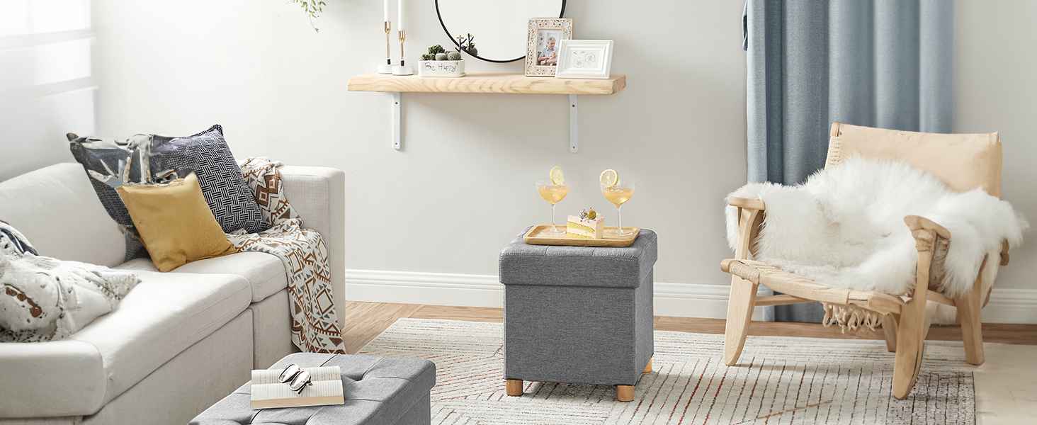Un banc de rangement dans un décor d'entrée de salon
