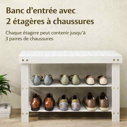 banc d'entrée avec chaussures placés
