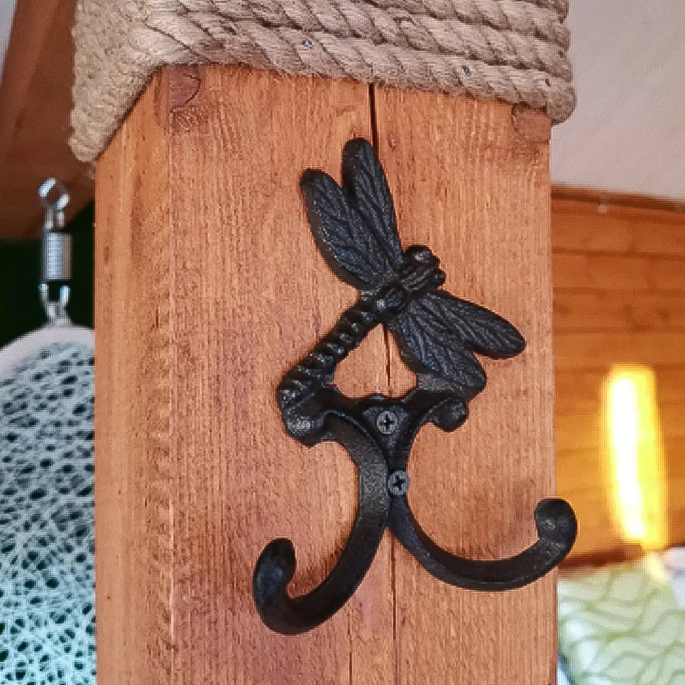 crochet murale installé dans un décor