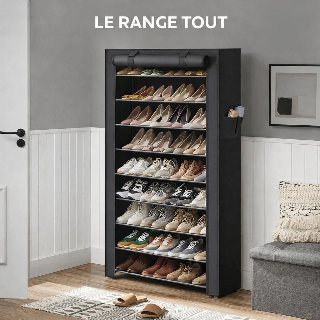 Étagère à chaussures dans un hall d'entrée, chaussures rangées à l'intérieure 