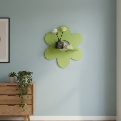 Étagère de bois vert sur le mur 
