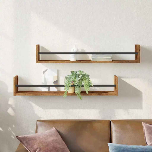 Étagère murale vintage rustique fixée au mur d’un salon