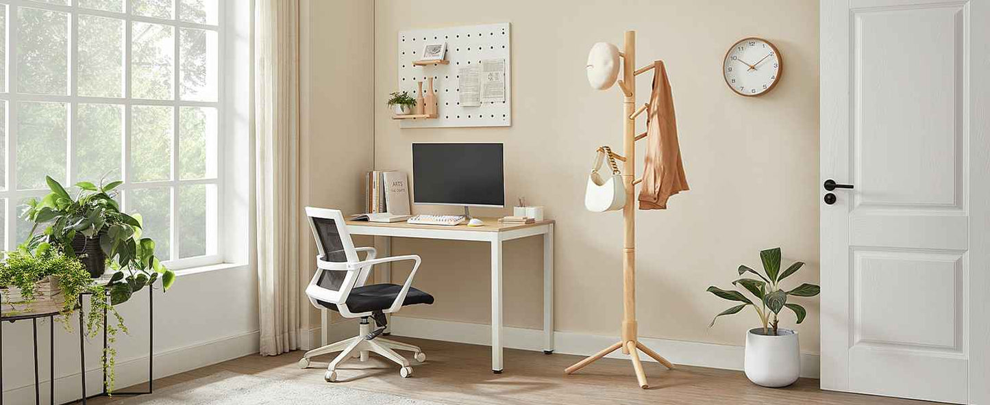 Porte-manteau bois ajustable dans une entrée de maison