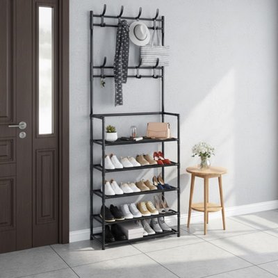 Étagère à chaussures dans un décor d'entrée